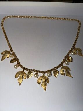 Vintage Gold-Tone Long Charmed Leaves & Faux Pearl Long Necklace